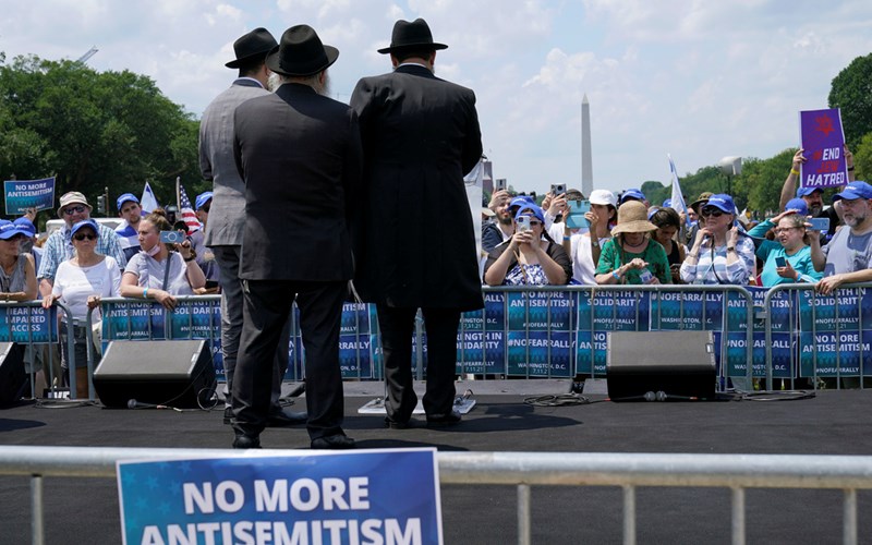 Antisemitism and safety fears surge among US Jews, survey finds