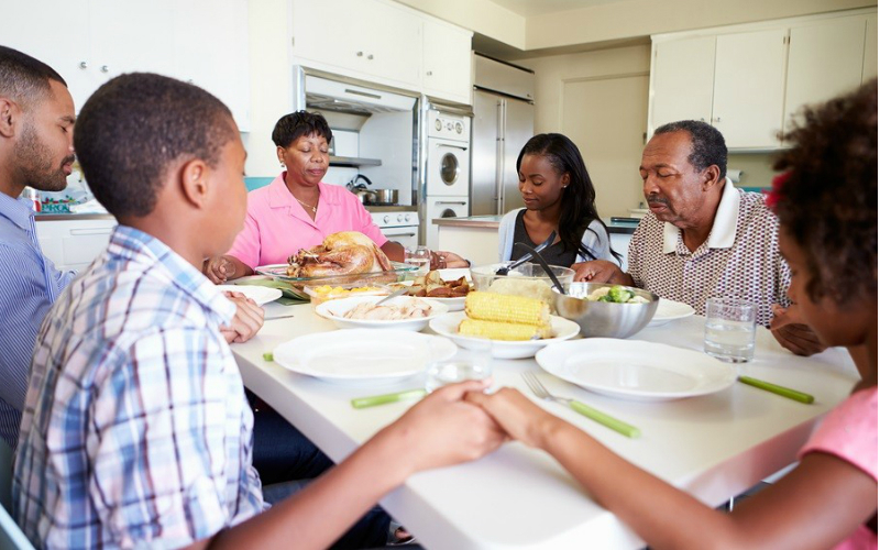10 ways to practice gratitude with your family this Thanksgiving - Vimarsana News