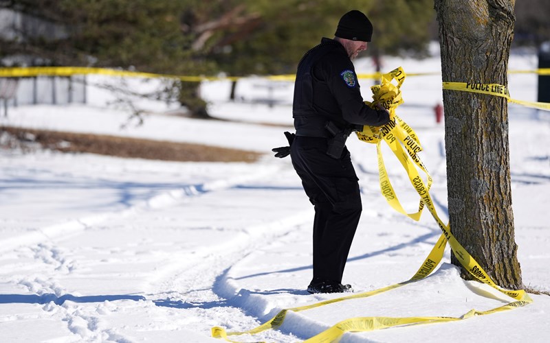 2 officers, 1 first responder killed at the scene of a domestic call in Minnesota; suspect dead