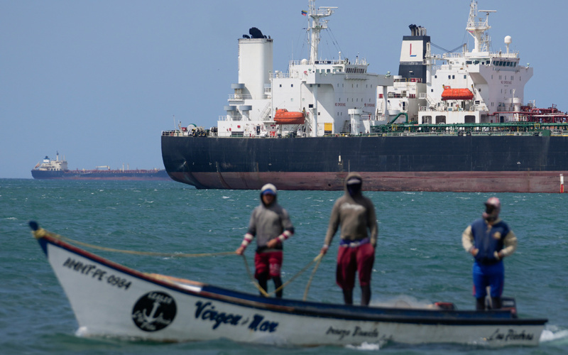 US eases Venezuela oil sanctions as Trump seeks to boost world oil supply