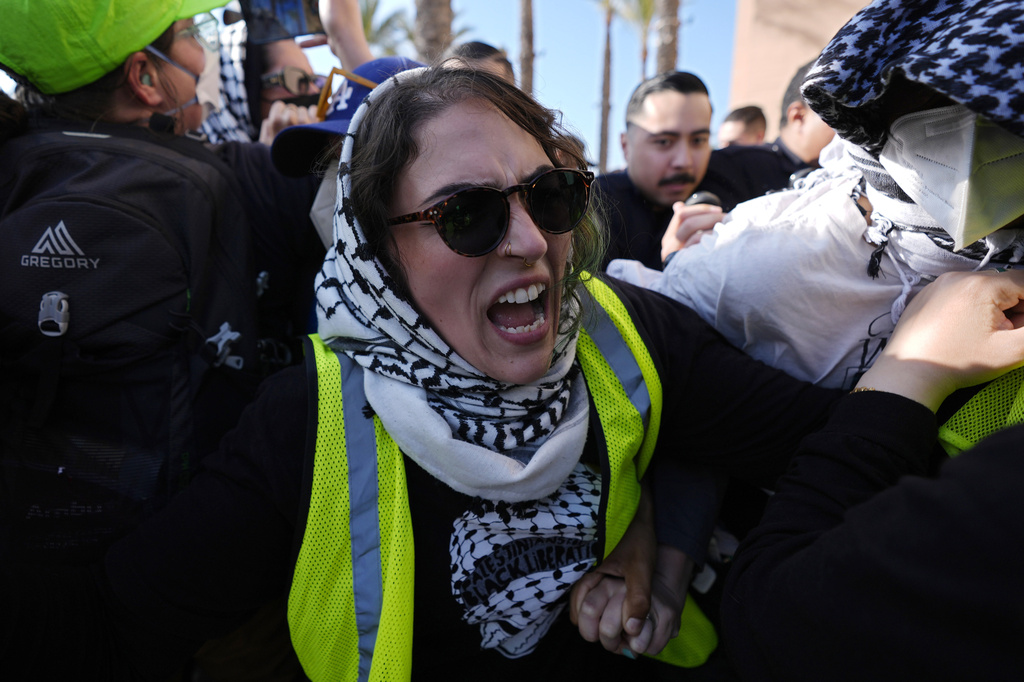 Pro-Hamas students at Duke attempt to disrupt Jewish commencement speaker, Jerry Seinfeld