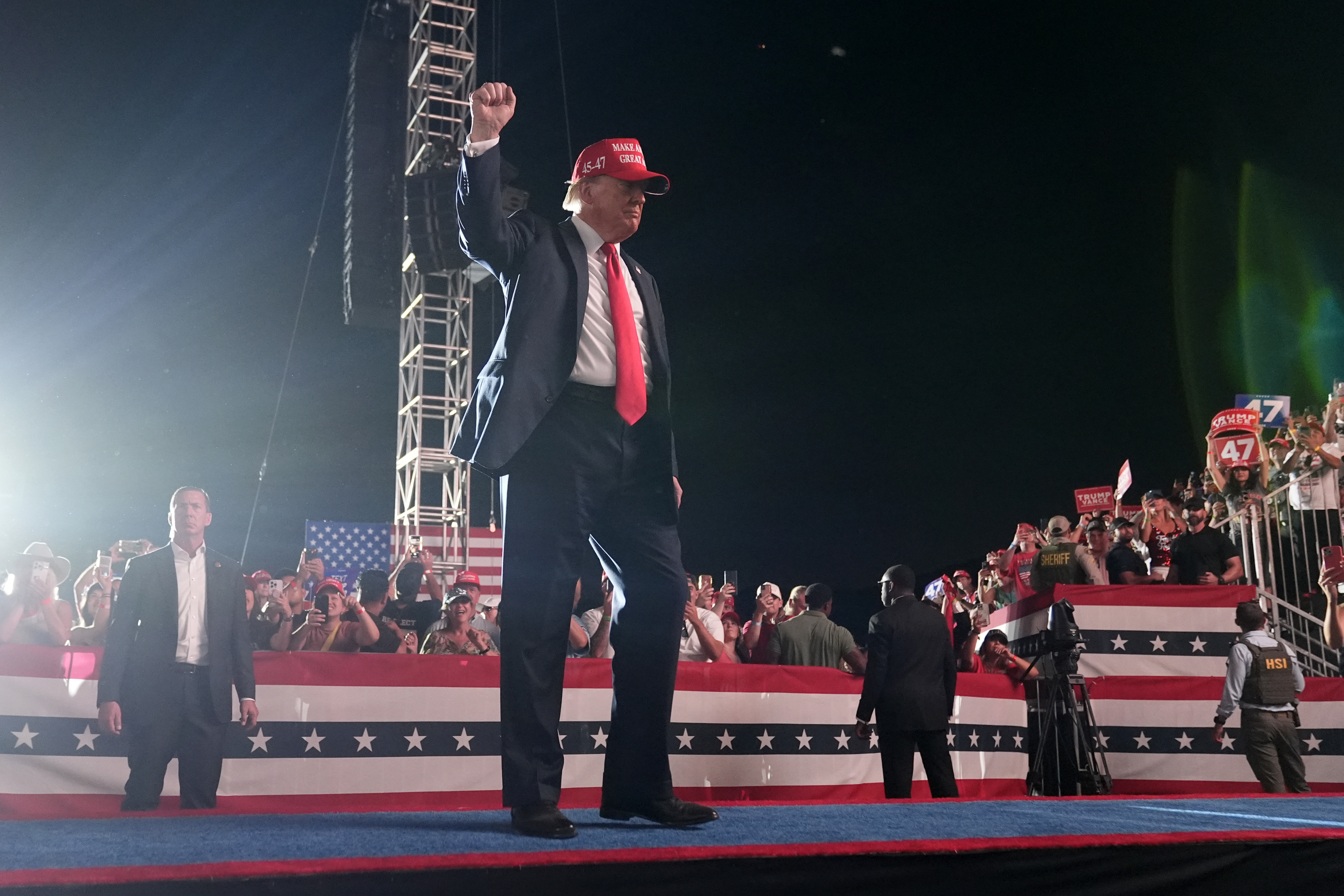 Man with loaded gun arrested at checkpoint near Donald Trump's weekend rally in Southern California