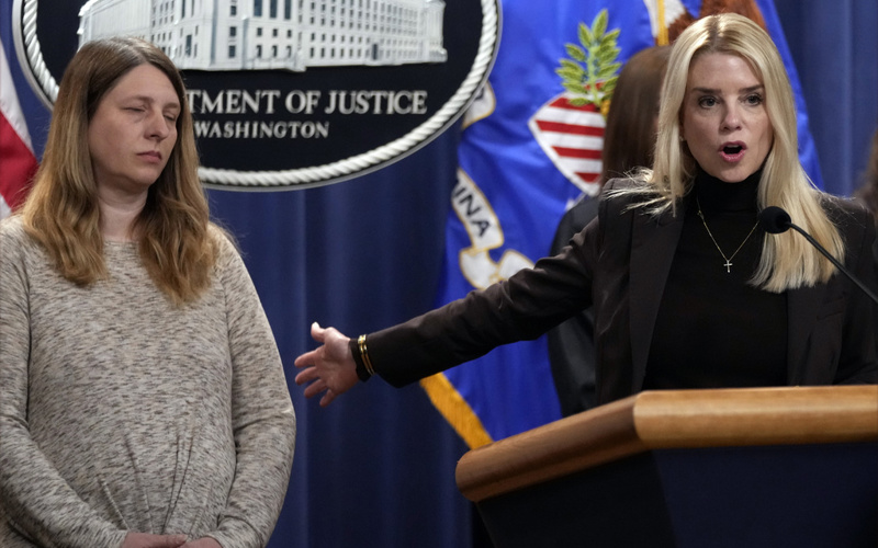 Attorney General Pam Bondi announces lawsuit against New York's immigration policies