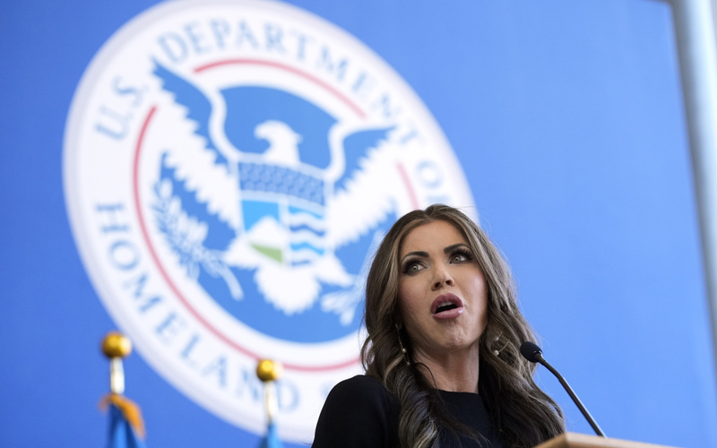 Homeland Security overhauls asylum phone app — now it's for 'self-deportation'