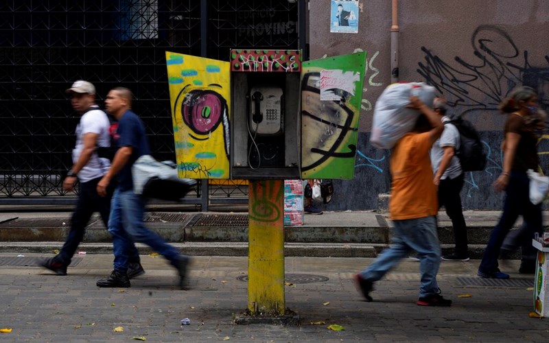 Venezuela plans stock sale in break from socialist model