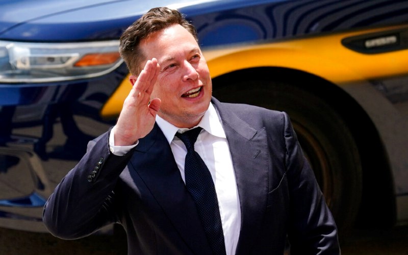 In surprise move, Mars-chasing Musk lands in lion's den at Twitter