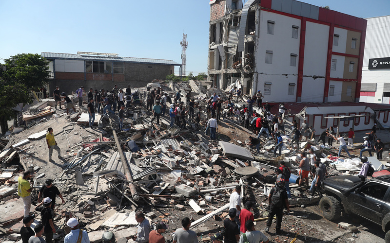 Buildings collapse, death toll climbing after massive earthquake in western Columbia