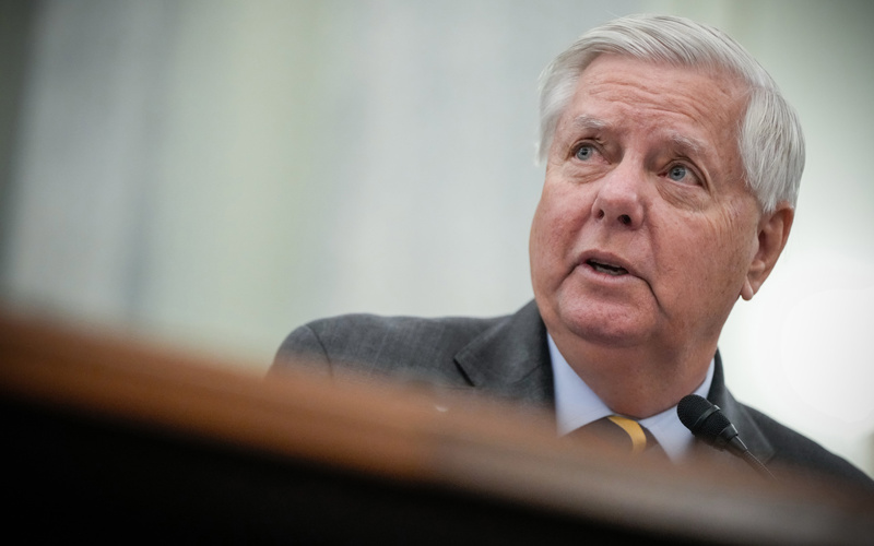 Senate passes Lindsey Graham's Russia sanctions bill