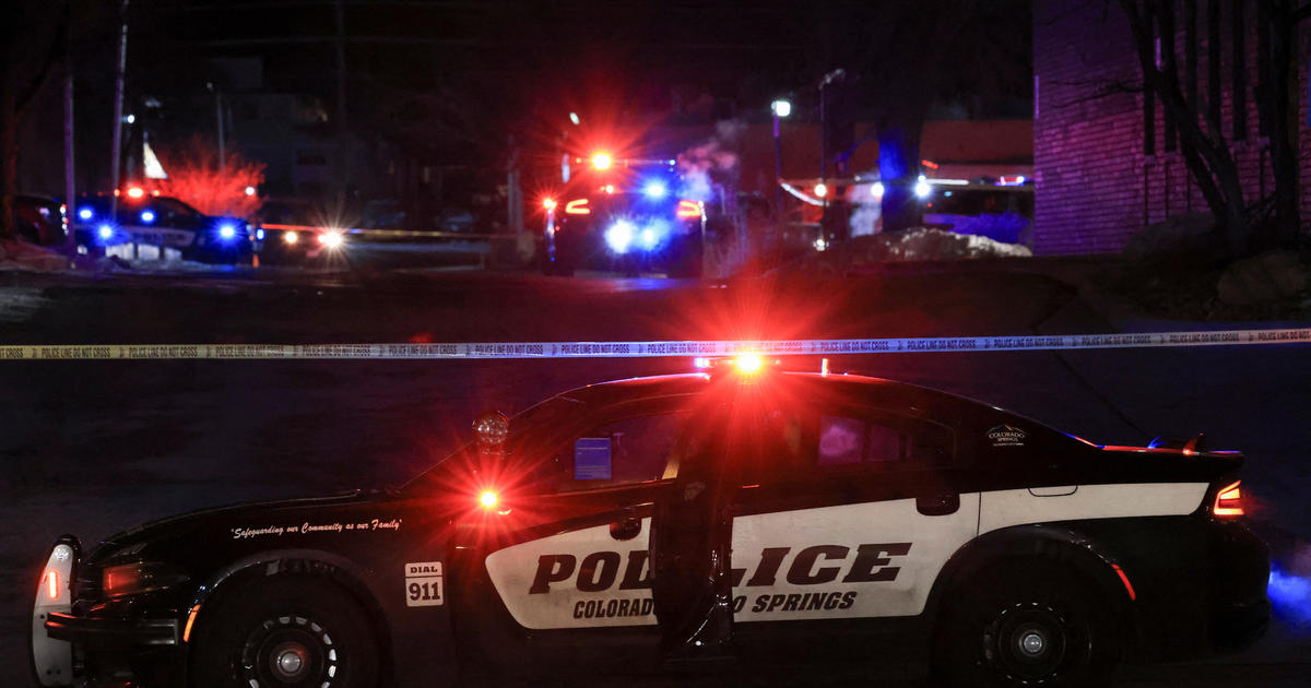 Police: 5 dead, 18 injured in Colorado nightclub shooting