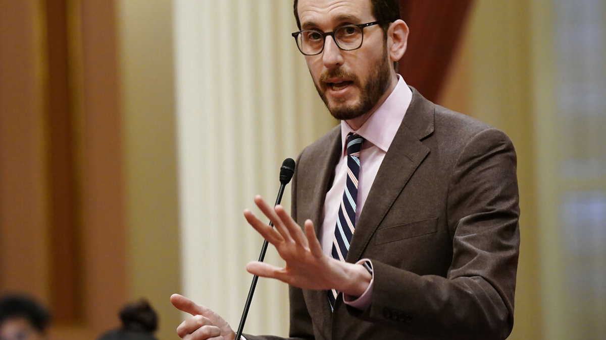 California eyes banning loitering for prostitution arrests - Vimarsana News