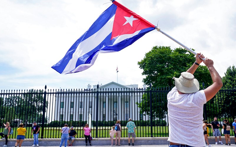 CIA veteran: Cuba doing more to U.S. than just causing headaches