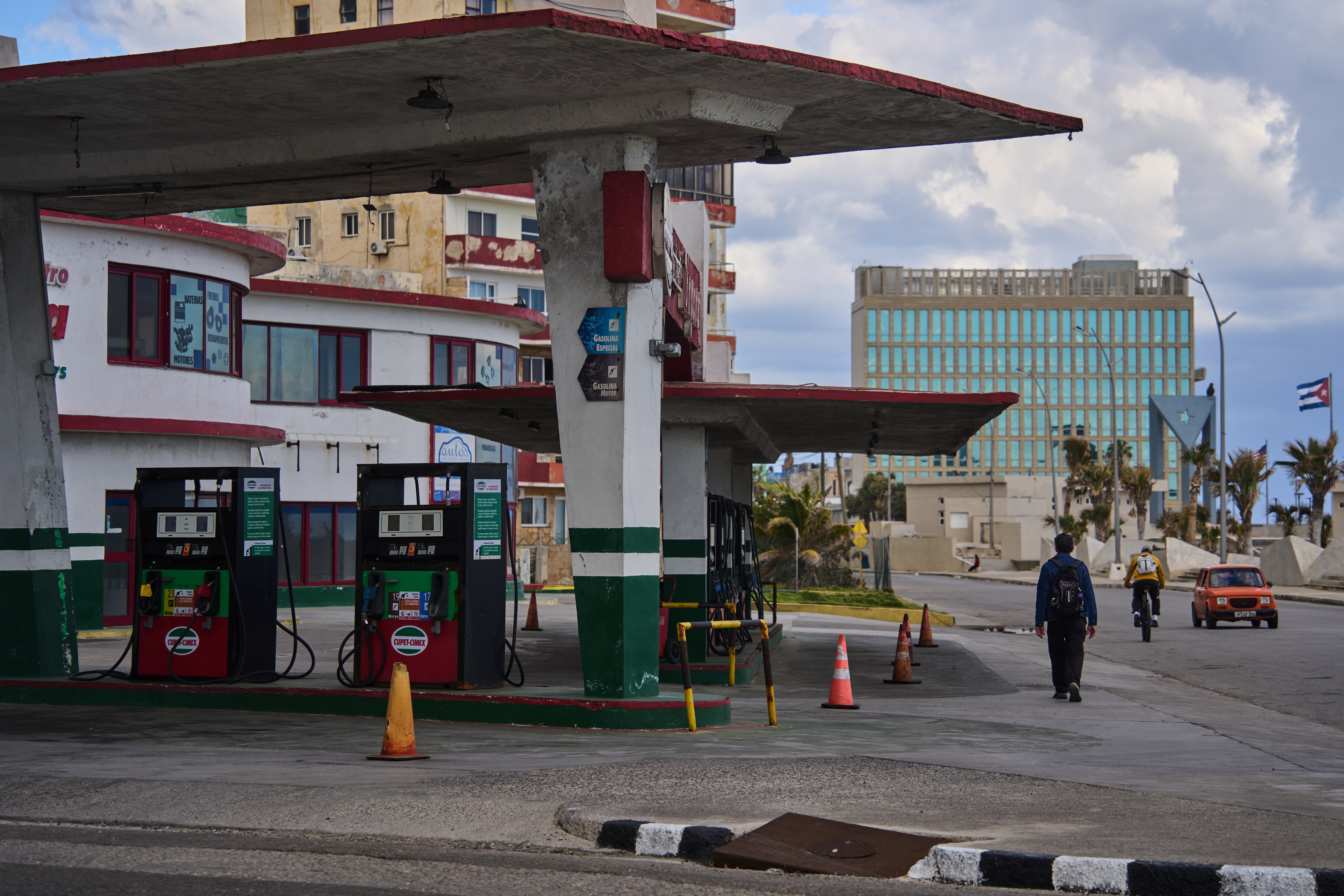 Mexico's president seeks to restart oil shipments to Cuba as island's crises deepen