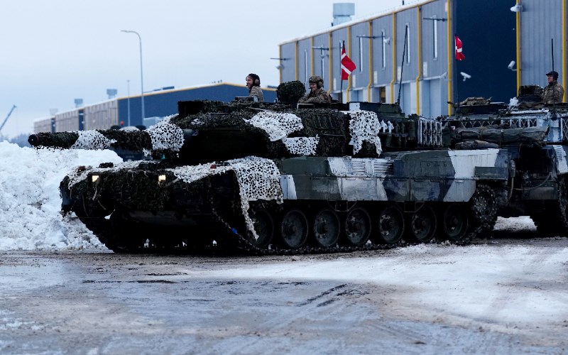 Moscow warns West of 'escalation' over NATO army tanks